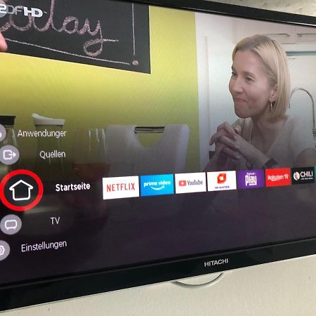 Modernes Zimmer Mit Kuechenzeile Und Bad Denkte Exterior photo