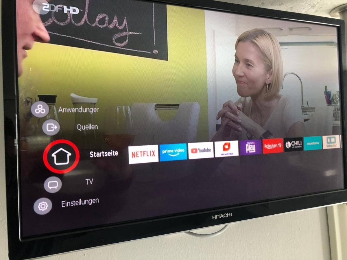 Modernes Zimmer Mit Kuechenzeile Und Bad Denkte Exterior photo